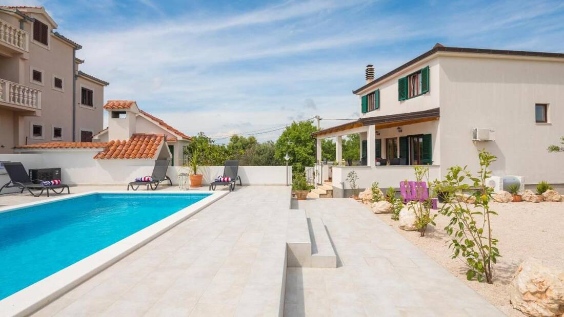Villa Sunshine with private pool